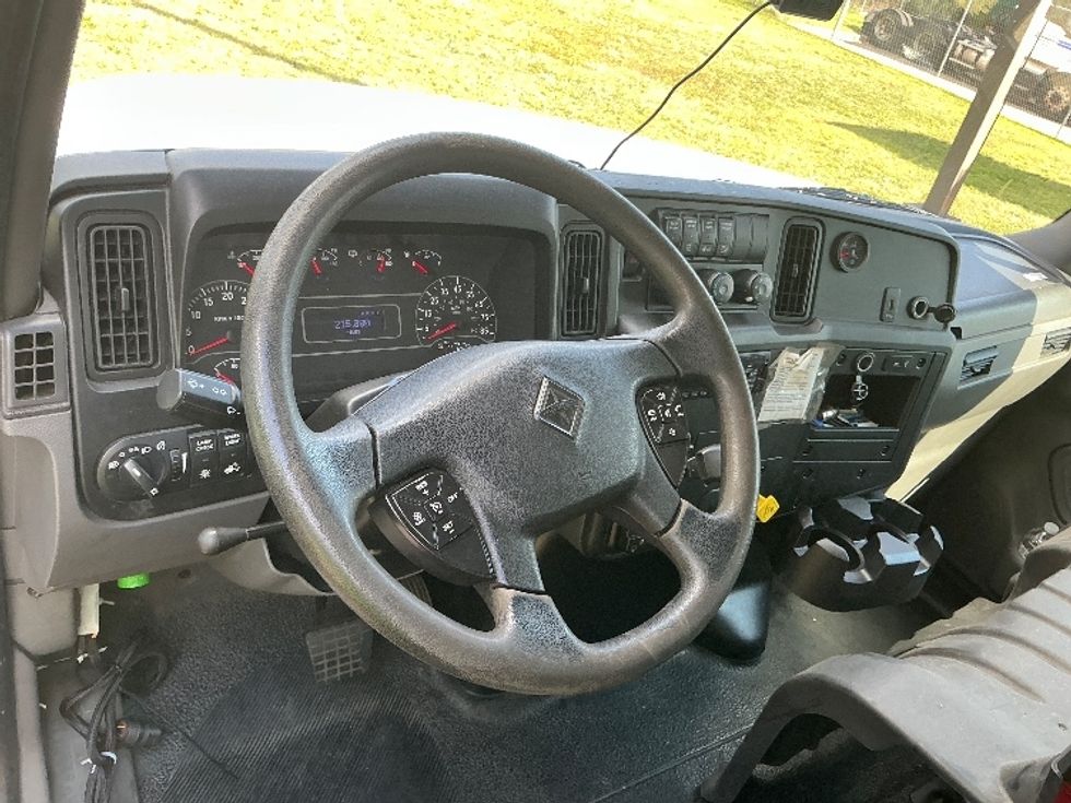 Medium Duty Box Truck-Light and Medium Duty Trucks-International-2020-MV607-Chicopee-MA-215,080\n\t\tmiles-$ 12,500 - Image 18