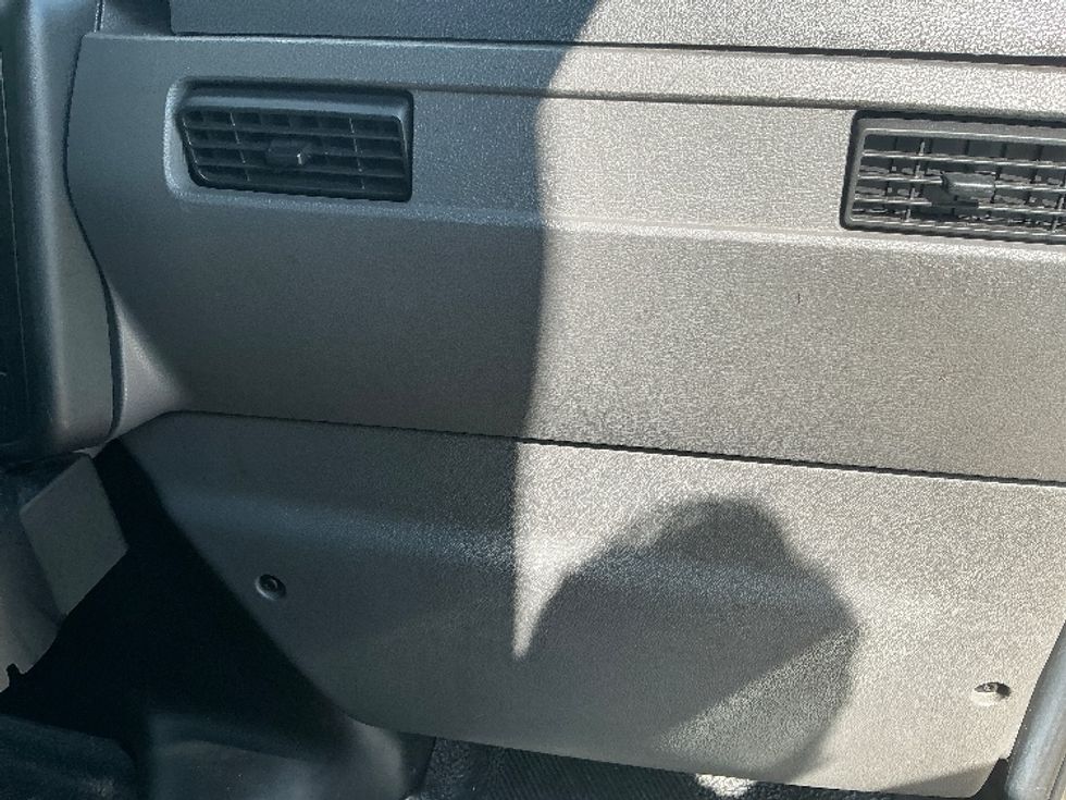 Medium Duty Box Truck-Light and Medium Duty Trucks-International-2020-MV607-Chicopee-MA-215,080\n\t\tmiles-$ 12,500 - Image 21