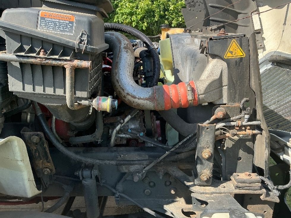 Medium Duty Box Truck-Light and Medium Duty Trucks-International-2020-MV607-Chicopee-MA-215,080\n\t\tmiles-$ 12,500 - Image 23