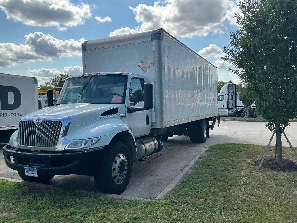 Medium Duty Box Truck-Light and Medium Duty Trucks-International-2020-MV607-Chicopee-MA-215,080\n\t\tmiles-$ 12,500 - Image 3