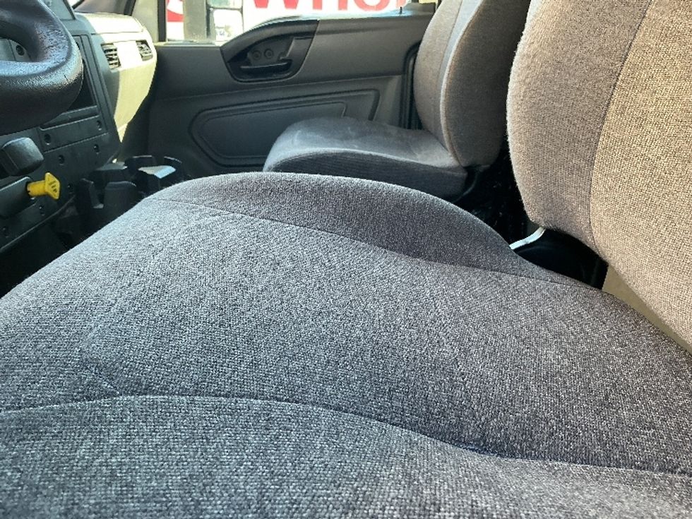 Medium Duty Box Truck-Light and Medium Duty Trucks-International-2020-MV607-Chicopee-MA-323,954\n\t\tmiles-$ 20,500 - Image 19