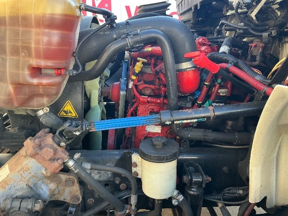 Medium Duty Box Truck-Light and Medium Duty Trucks-International-2020-MV607-Chicopee-MA-323,954\n\t\tmiles-$ 20,500 - Image 24