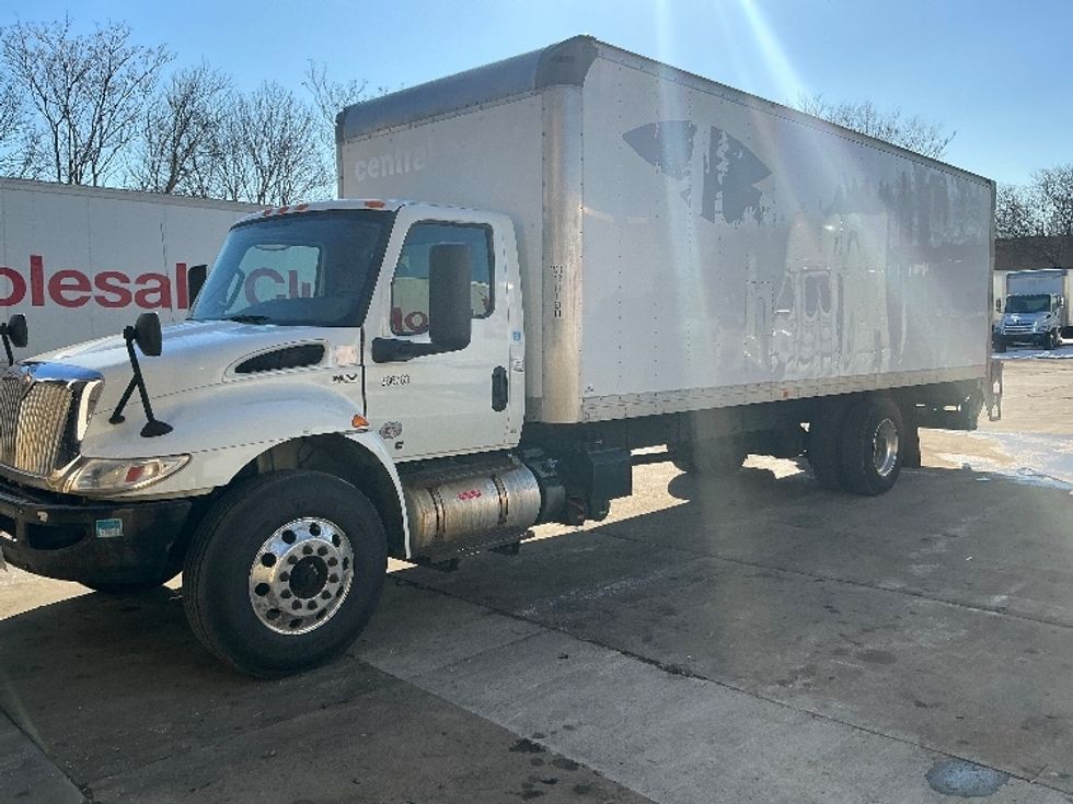 Medium Duty Box Truck-Light and Medium Duty Trucks-International-2020-MV607-Chicopee-MA-323,954\n\t\tmiles-$ 20,500 - Image 3
