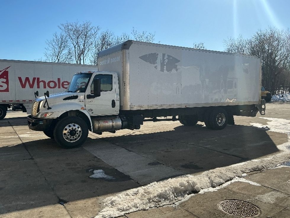 Medium Duty Box Truck-Light and Medium Duty Trucks-International-2020-MV607-Chicopee-MA-323,954\n\t\tmiles-$ 20,500 - Image 4