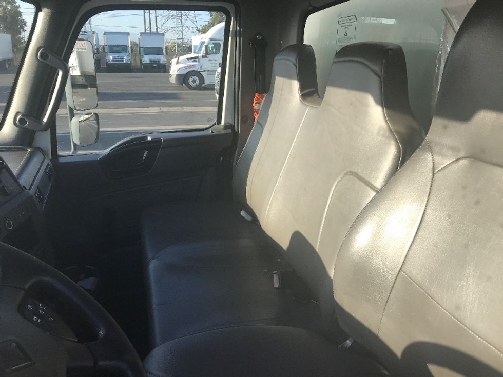 Medium Duty Box Truck-Light and Medium Duty Trucks-International-2020-MV607-Chino-CA-115,793\n\t\tmiles-$ 56,750 - Image 19