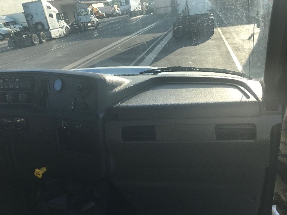 Medium Duty Box Truck-Light and Medium Duty Trucks-International-2020-MV607-Chino-CA-115,793\n\t\tmiles-$ 56,750 - Image 21