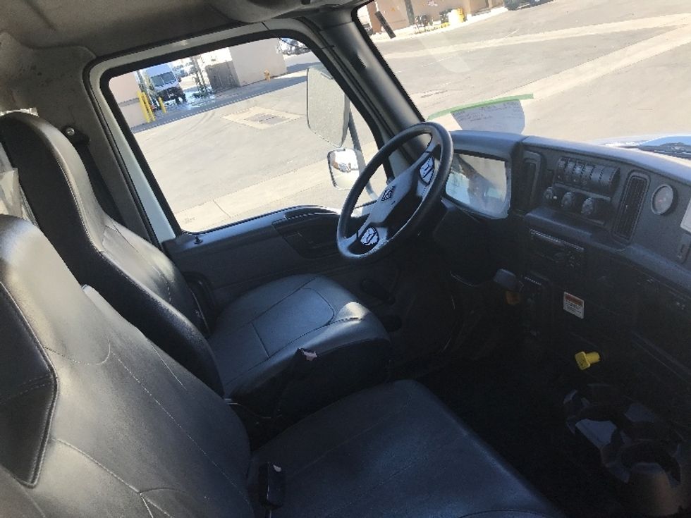 Medium Duty Box Truck-Light and Medium Duty Trucks-International-2020-MV607-Chino-CA-148,610\n\t\tmiles-$ 51,750 - Image 22