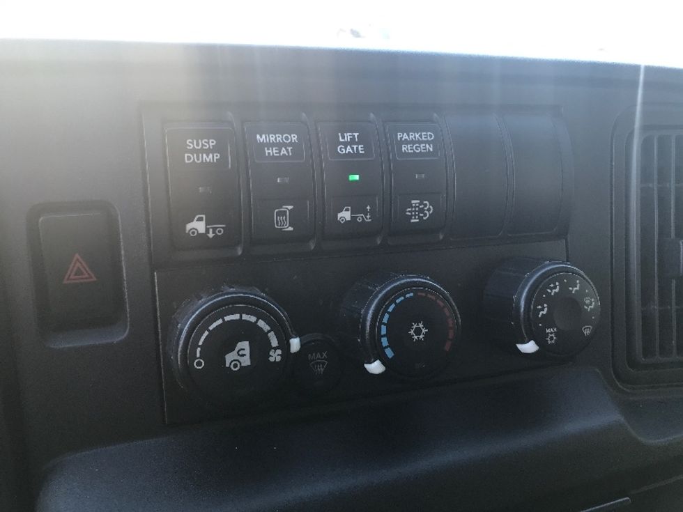 Medium Duty Box Truck-Light and Medium Duty Trucks-International-2020-MV607-Chino-CA-148,610\n\t\tmiles-$ 51,750 - Image 25