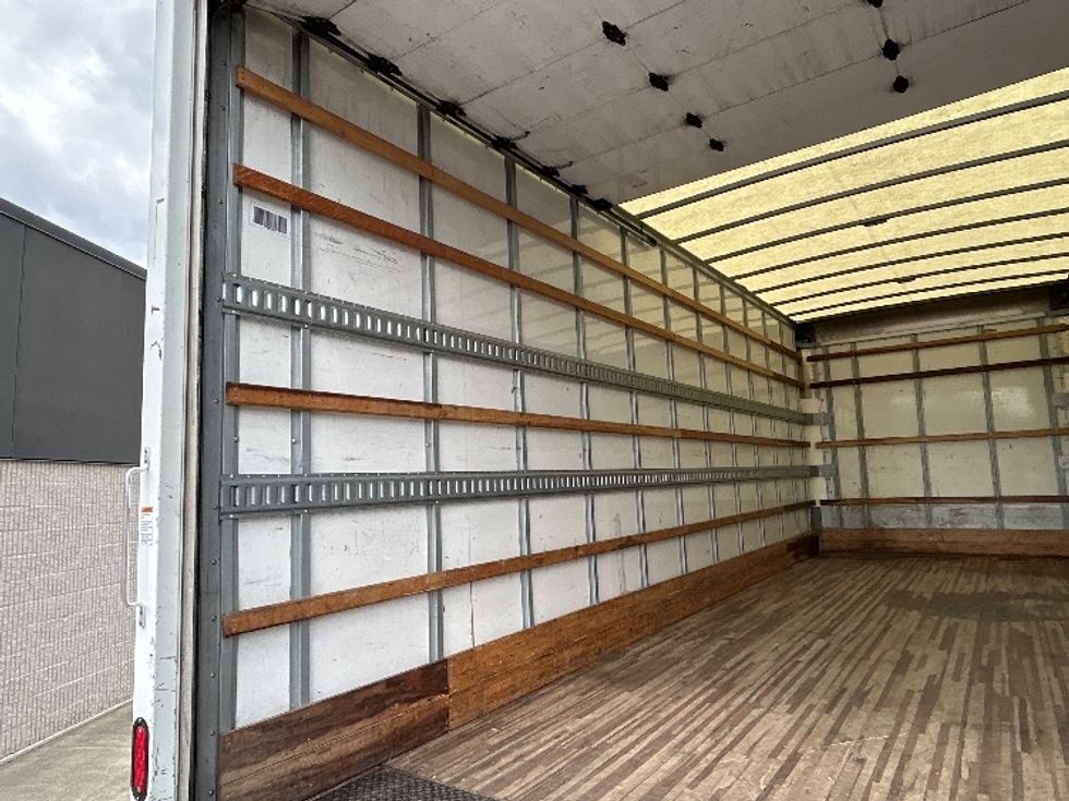 Medium Duty Box Truck-Light and Medium Duty Trucks-International-2020-MV607-Clackamas-OR-112,831\n\t\tmiles-$ 54,250 - Image 11