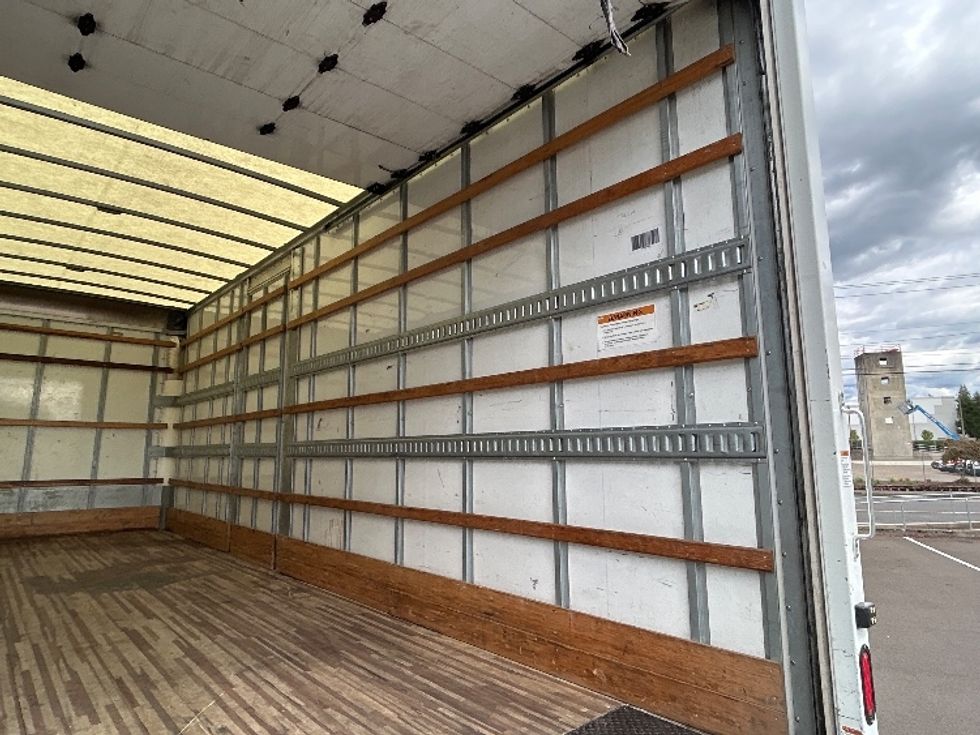 Medium Duty Box Truck-Light and Medium Duty Trucks-International-2020-MV607-Clackamas-OR-112,831\n\t\tmiles-$ 54,250 - Image 12