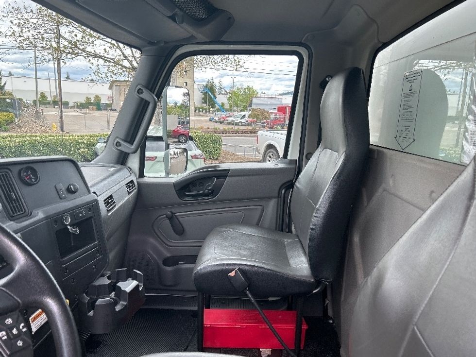 Medium Duty Box Truck-Light and Medium Duty Trucks-International-2020-MV607-Clackamas-OR-112,831\n\t\tmiles-$ 54,250 - Image 19