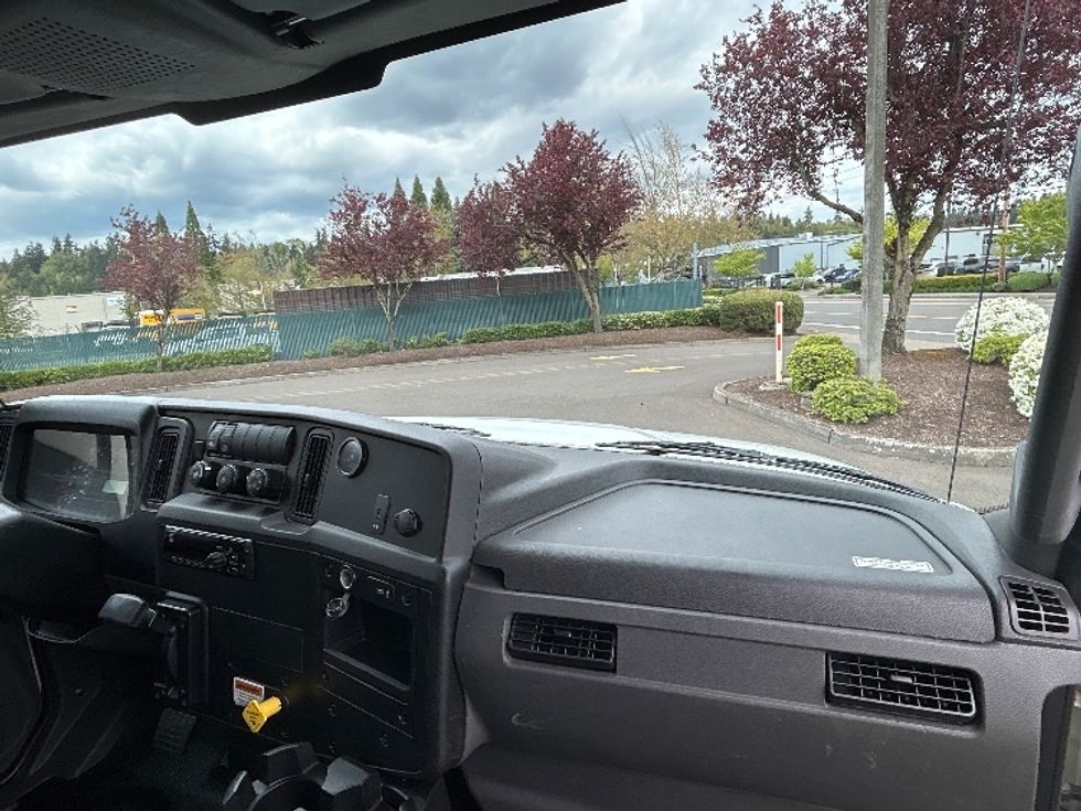 Medium Duty Box Truck-Light and Medium Duty Trucks-International-2020-MV607-Clackamas-OR-112,831\n\t\tmiles-$ 54,250 - Image 21