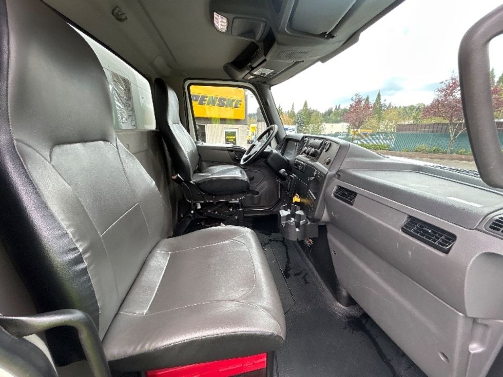 Medium Duty Box Truck-Light and Medium Duty Trucks-International-2020-MV607-Clackamas-OR-112,831\n\t\tmiles-$ 54,250 - Image 22