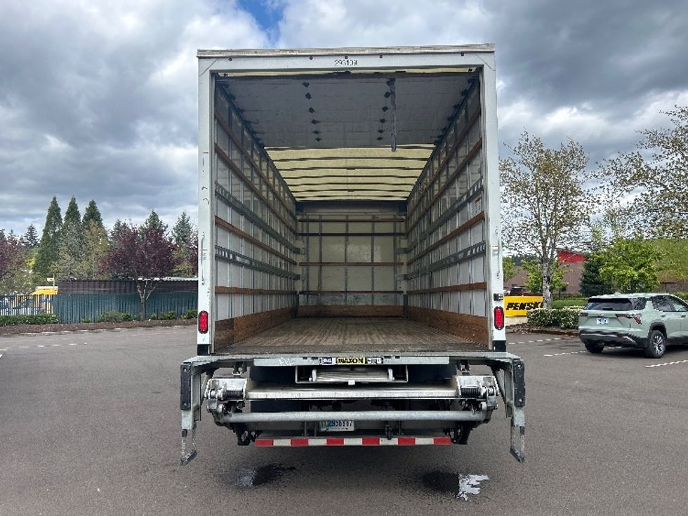 Medium Duty Box Truck-Light and Medium Duty Trucks-International-2020-MV607-Clackamas-OR-112,831\n\t\tmiles-$ 54,250 - Image 8
