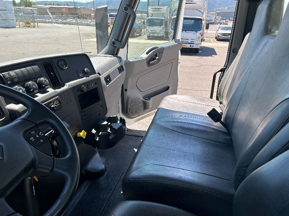 Medium Duty Box Truck-Light and Medium Duty Trucks-International-2020-MV607-Clackamas-OR-151,289\n\t\tmiles-$ 53,000 - Image 19