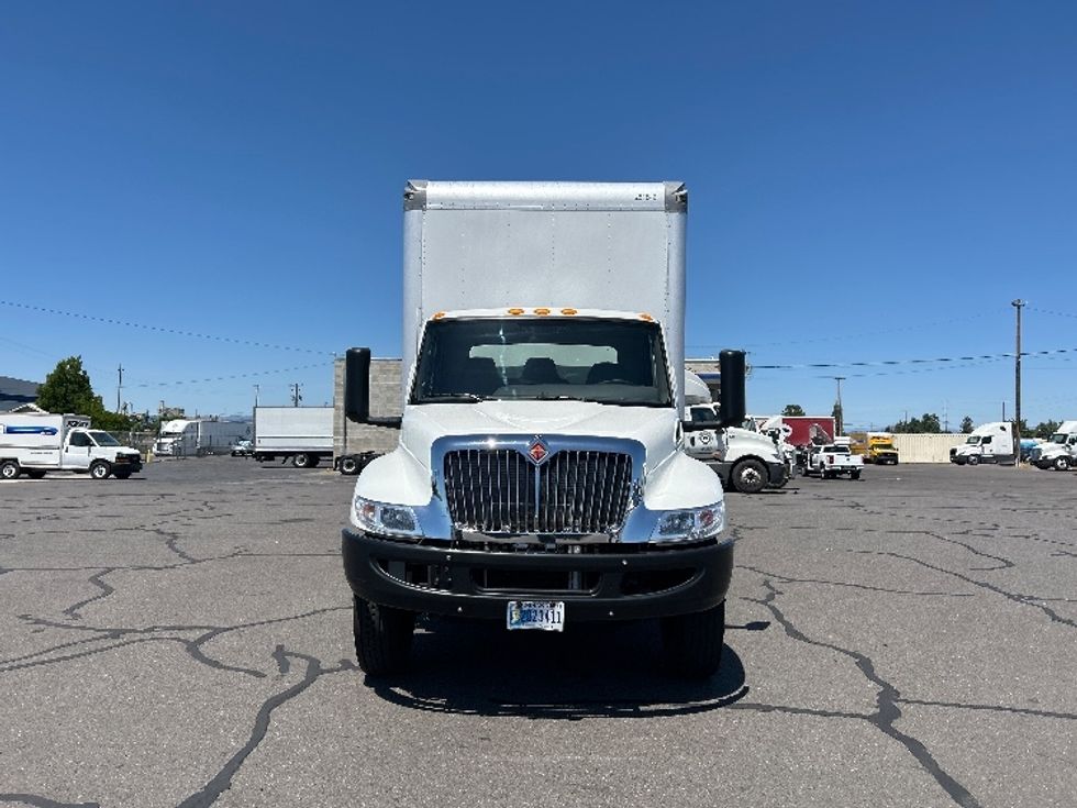 Medium Duty Box Truck-Light and Medium Duty Trucks-International-2020-MV607-Clackamas-OR-151,289\n\t\tmiles-$ 53,000 - Image 2