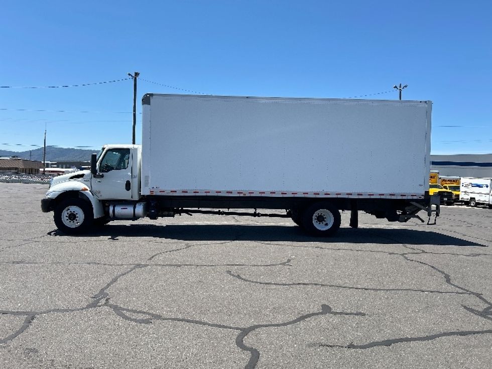 Medium Duty Box Truck-Light and Medium Duty Trucks-International-2020-MV607-Clackamas-OR-151,289\n\t\tmiles-$ 53,000 - Image 4