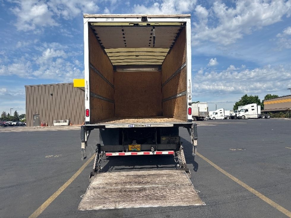 Medium Duty Box Truck-Light and Medium Duty Trucks-International-2020-MV607-Clackamas-OR-168,675\n\t\tmiles-$ 39,250 - Image 10