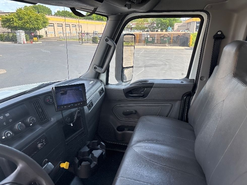 Medium Duty Box Truck-Light and Medium Duty Trucks-International-2020-MV607-Clackamas-OR-168,675\n\t\tmiles-$ 39,250 - Image 17