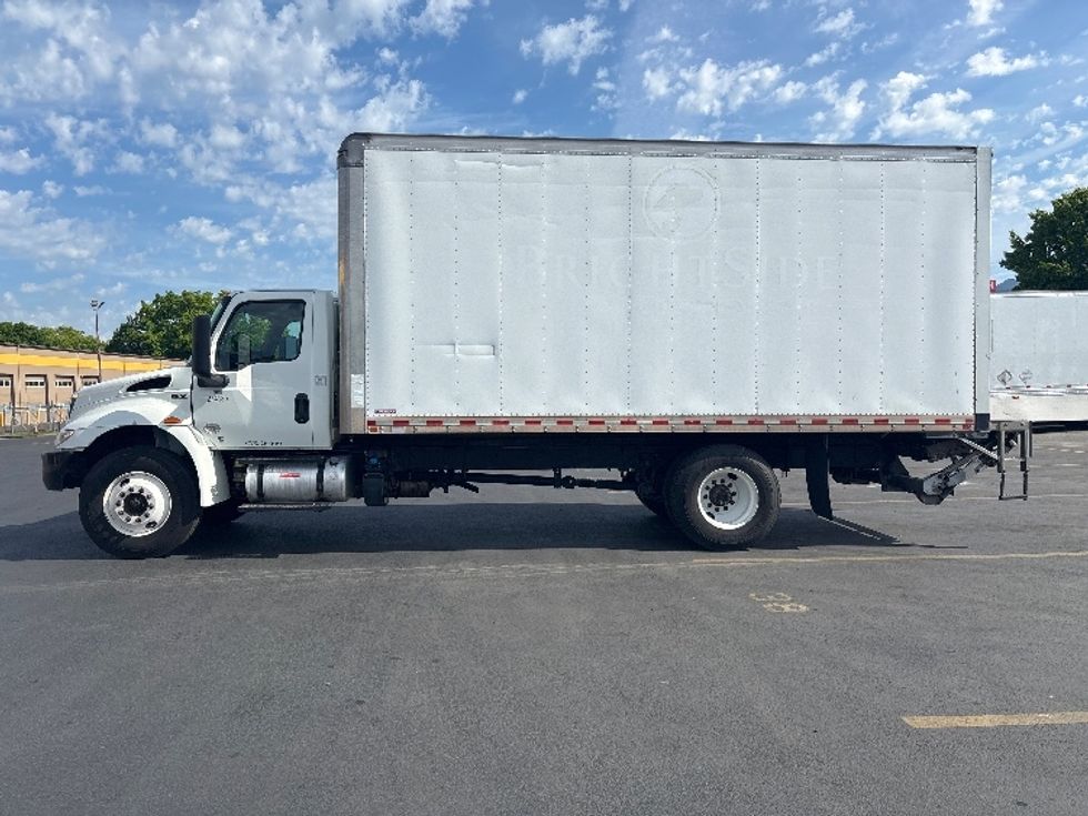 Medium Duty Box Truck-Light and Medium Duty Trucks-International-2020-MV607-Clackamas-OR-168,675\n\t\tmiles-$ 39,250 - Image 4