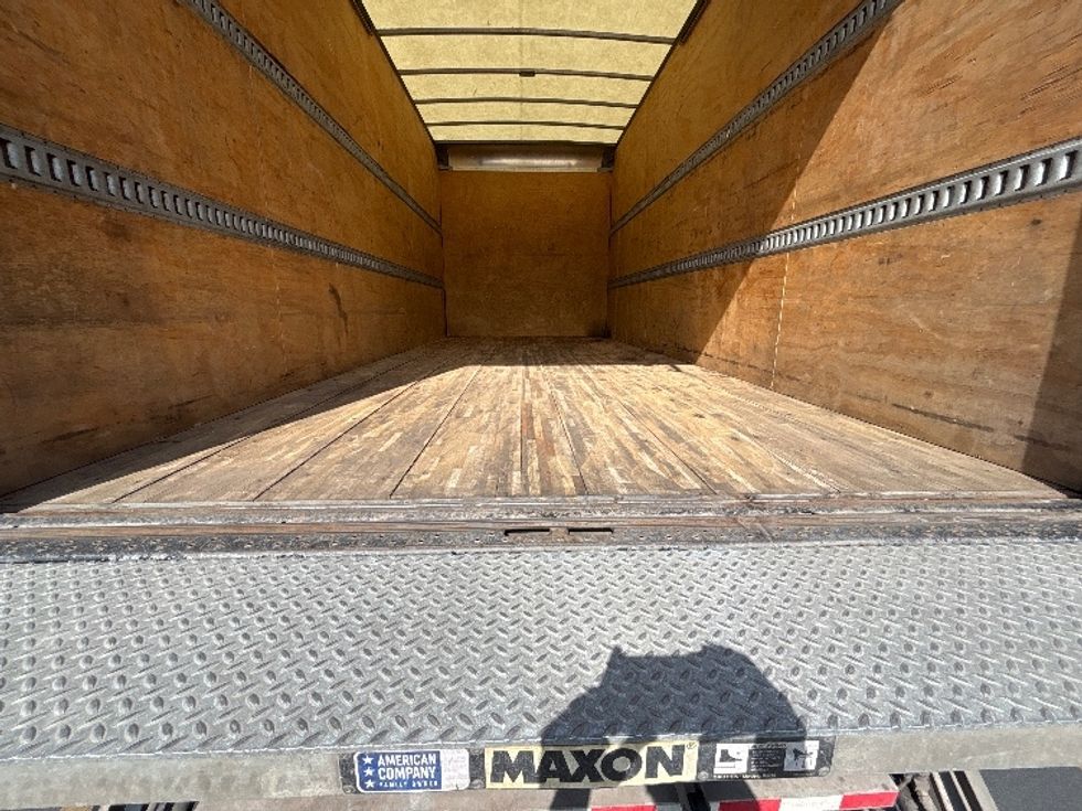 Medium Duty Box Truck-Light and Medium Duty Trucks-International-2020-MV607-Clackamas-OR-168,675\n\t\tmiles-$ 39,250 - Image 9