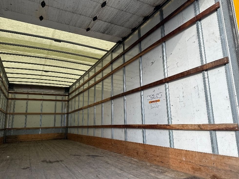 Medium Duty Box Truck-Light and Medium Duty Trucks-International-2020-MV607-Clackamas-OR-200,632\n\t\tmiles-$ 39,000 - Image 11