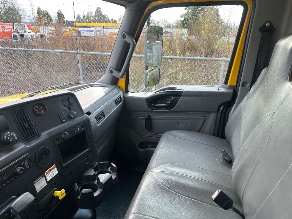 Medium Duty Box Truck-Light and Medium Duty Trucks-International-2020-MV607-Clackamas-OR-200,632\n\t\tmiles-$ 39,000 - Image 18