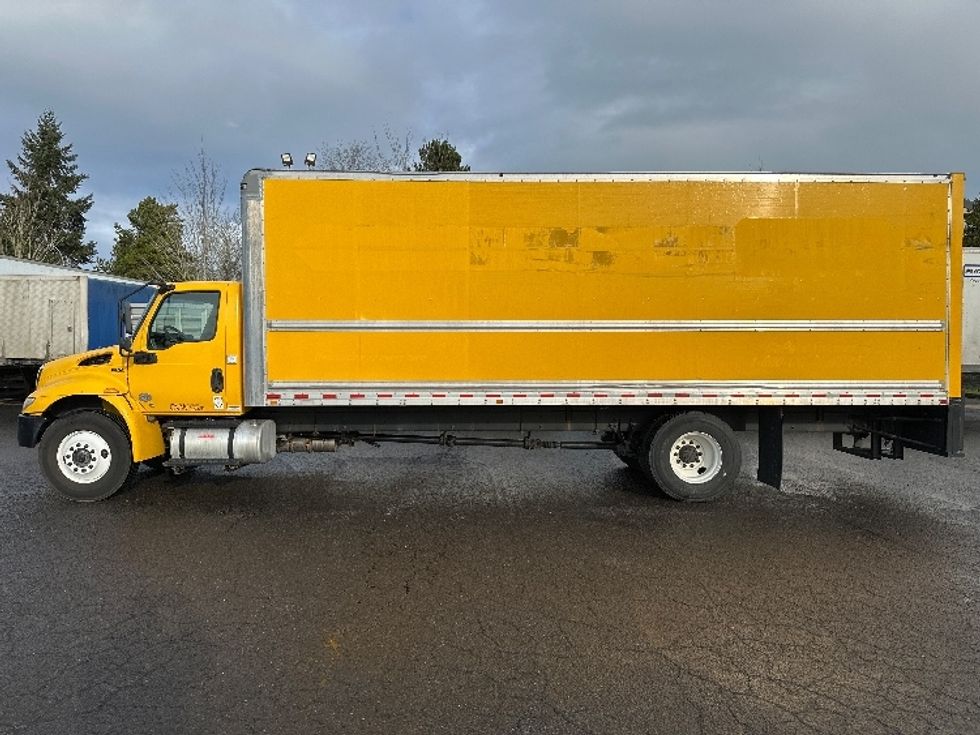 Medium Duty Box Truck-Light and Medium Duty Trucks-International-2020-MV607-Clackamas-OR-200,632\n\t\tmiles-$ 39,000 - Image 4