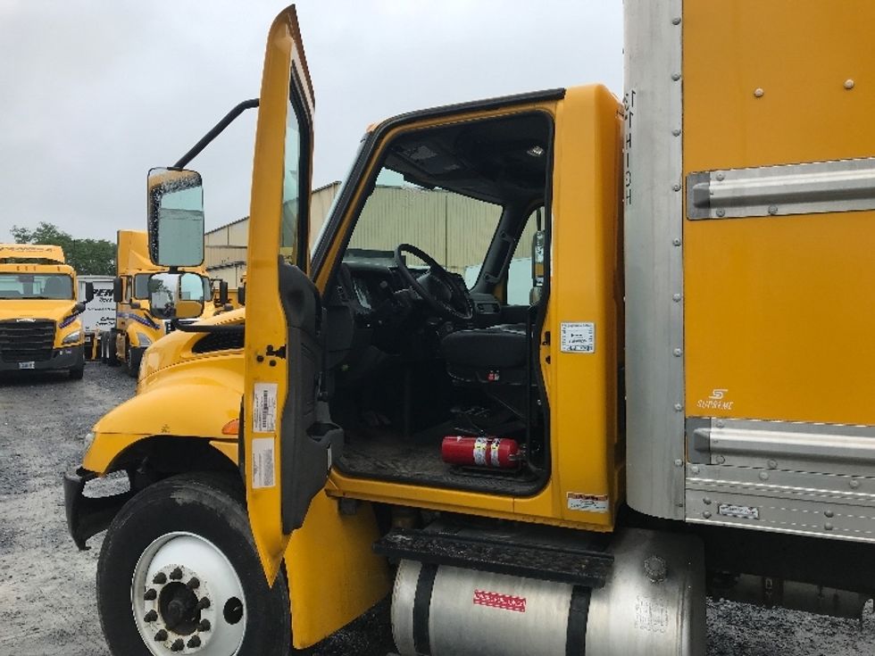 Medium Duty Box Truck-Light and Medium Duty Trucks-International-2020-MV607-Cleona-PA-192,638\n\t\tmiles-$ 43,250 - Image 16