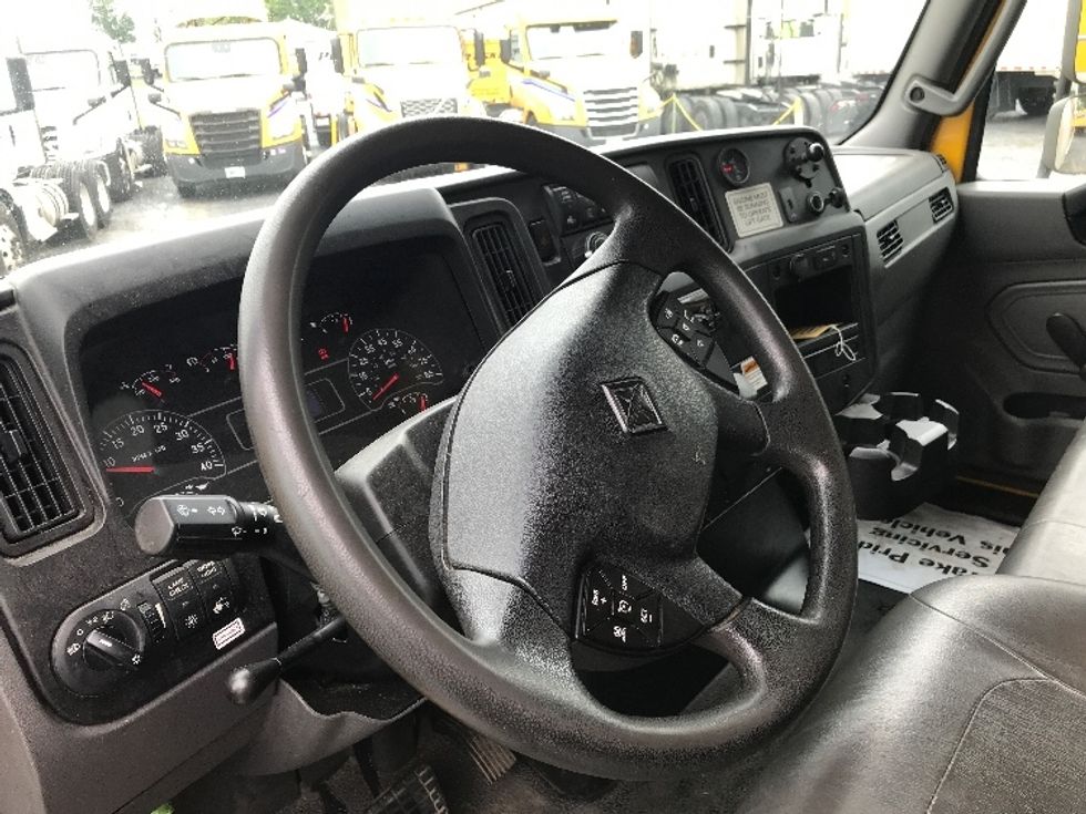 Medium Duty Box Truck-Light and Medium Duty Trucks-International-2020-MV607-Cleona-PA-192,638\n\t\tmiles-$ 43,250 - Image 17