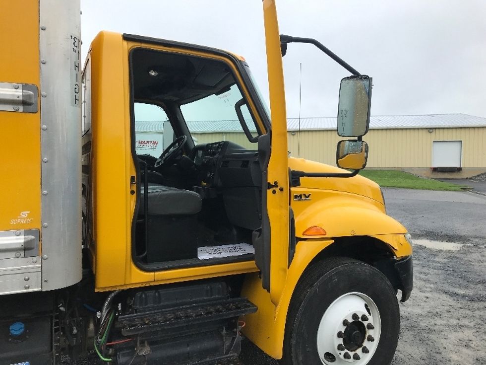 Medium Duty Box Truck-Light and Medium Duty Trucks-International-2020-MV607-Cleona-PA-192,638\n\t\tmiles-$ 43,250 - Image 20
