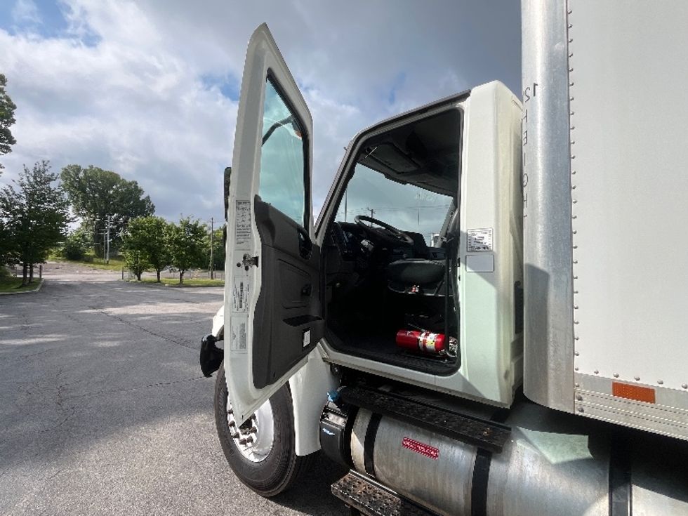 Medium Duty Box Truck-Light and Medium Duty Trucks-International-2020-MV607-Cleveland-TN-250,523\n\t\tmiles-$ 38,500 - Image 16