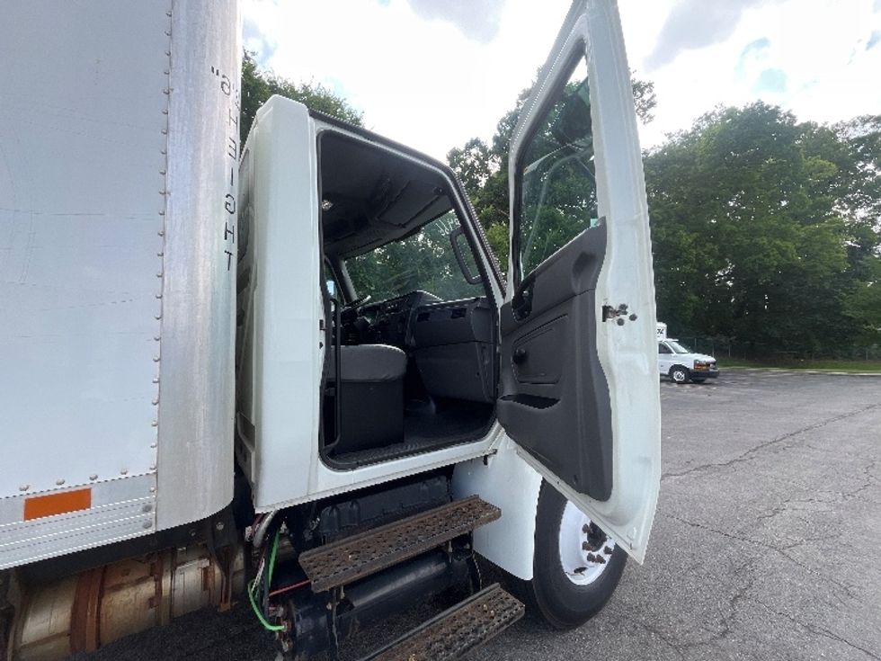 Medium Duty Box Truck-Light and Medium Duty Trucks-International-2020-MV607-Cleveland-TN-250,523\n\t\tmiles-$ 38,500 - Image 20