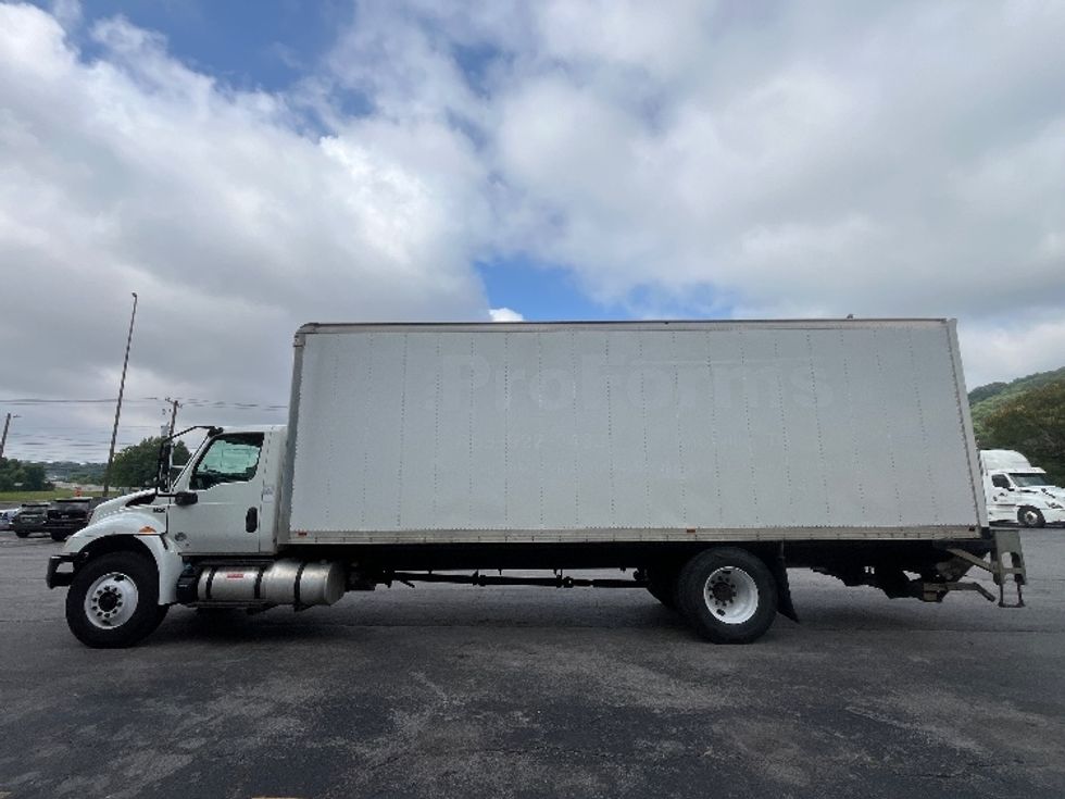 Medium Duty Box Truck-Light and Medium Duty Trucks-International-2020-MV607-Cleveland-TN-250,523\n\t\tmiles-$ 38,500 - Image 4