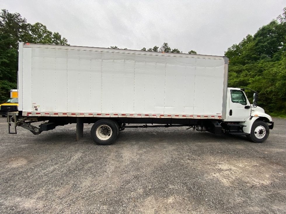 Medium Duty Box Truck-Light and Medium Duty Trucks-International-2020-MV607-Cleveland-TN-298,181\n\t\tmiles-$ 25,500 - Image 15