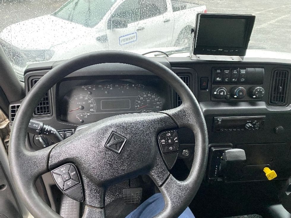 Medium Duty Box Truck-Light and Medium Duty Trucks-International-2020-MV607-Cleveland-TN-298,181\n\t\tmiles-$ 25,500 - Image 18