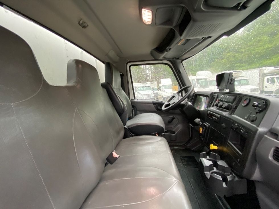 Medium Duty Box Truck-Light and Medium Duty Trucks-International-2020-MV607-Cleveland-TN-298,181\n\t\tmiles-$ 25,500 - Image 22