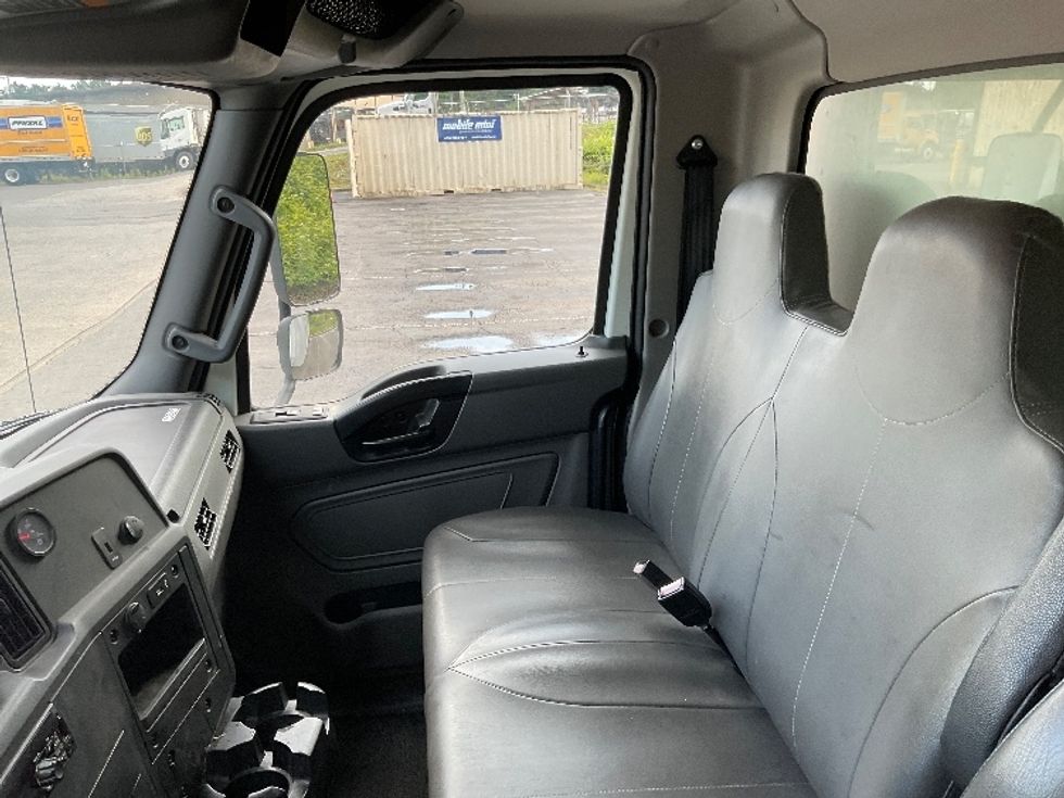 Medium Duty Box Truck-Light and Medium Duty Trucks-International-2020-MV607-Cleveland-TN-94,187\n\t\tmiles-$ 55,750 - Image 18