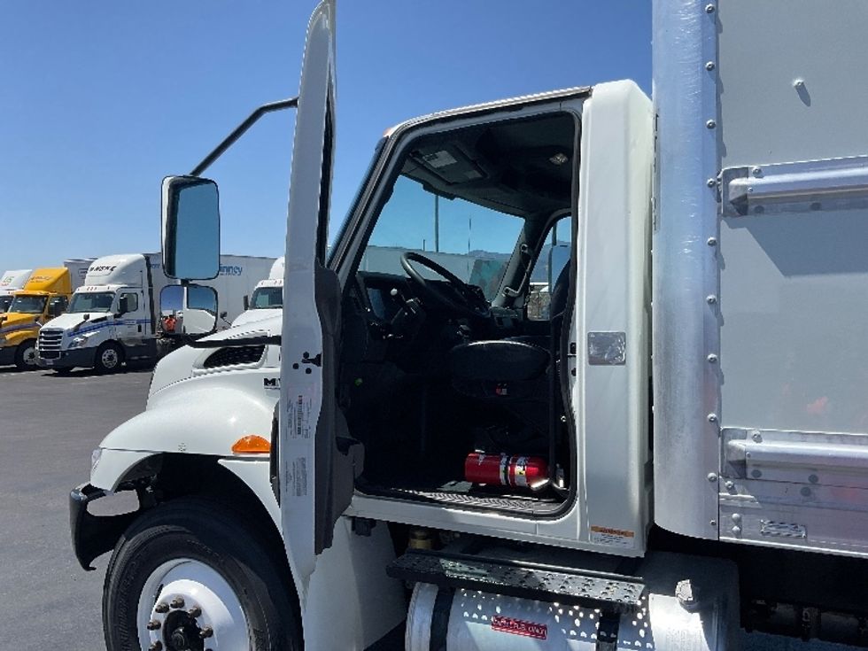 Medium Duty Box Truck-Light and Medium Duty Trucks-International-2020-MV607-Colorado Springs-CO-101,093\n\t\tmiles-$ 71,500 - Image 15