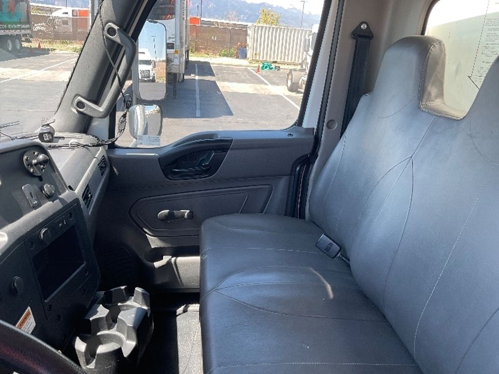 Medium Duty Box Truck-Light and Medium Duty Trucks-International-2020-MV607-Colorado Springs-CO-101,093\n\t\tmiles-$ 71,500 - Image 18
