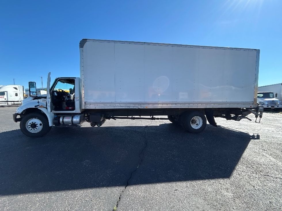 Medium Duty Box Truck-Light and Medium Duty Trucks-International-2020-MV607-Colorado Springs-CO-317,815\n\t\tmiles-$ 27,000 - Image 4