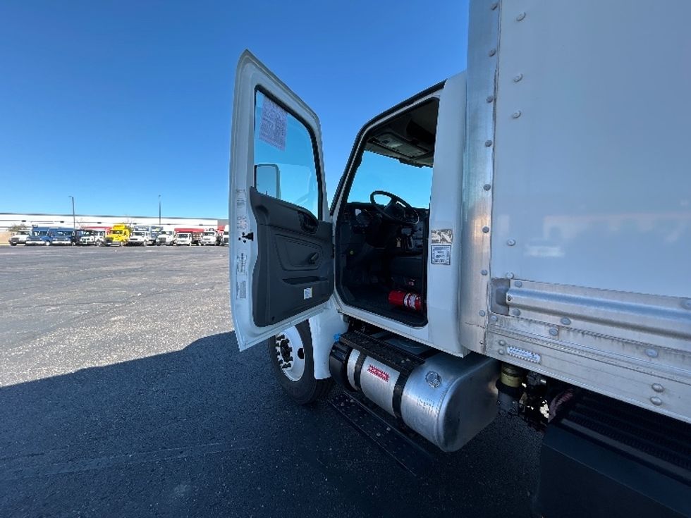 Medium Duty Box Truck-Light and Medium Duty Trucks-International-2020-MV607-Colorado Springs-CO-317,815\n\t\tmiles-$ 27,000 - Image 15