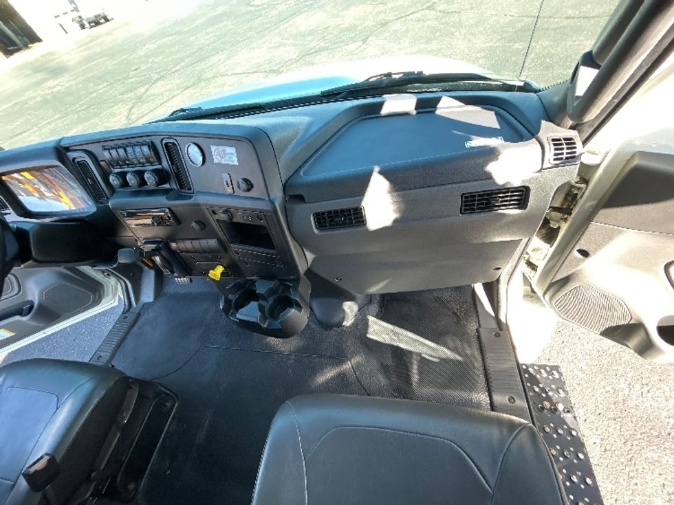 Medium Duty Box Truck-Light and Medium Duty Trucks-International-2020-MV607-Colorado Springs-CO-317,815\n\t\tmiles-$ 27,000 - Image 18