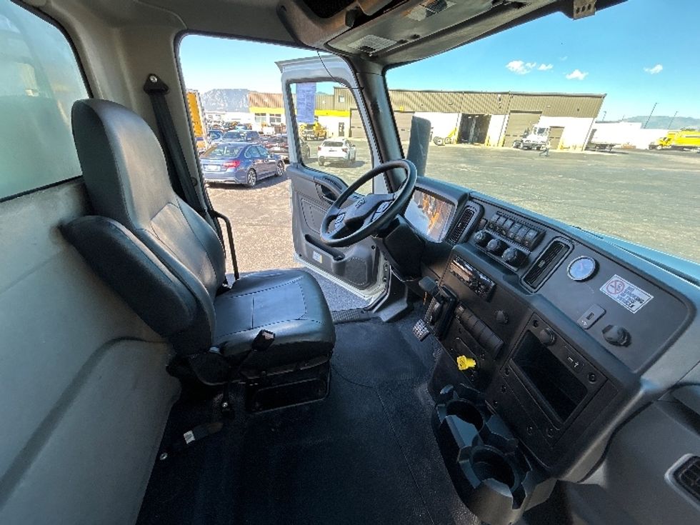 Medium Duty Box Truck-Light and Medium Duty Trucks-International-2020-MV607-Colorado Springs-CO-317,815\n\t\tmiles-$ 27,000 - Image 19