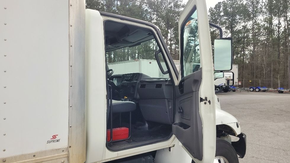 Medium Duty Box Truck-Light and Medium Duty Trucks-International-2020-MV607-Columbus-GA-115,297\n\t\tmiles-$ 64,750 - Image 20