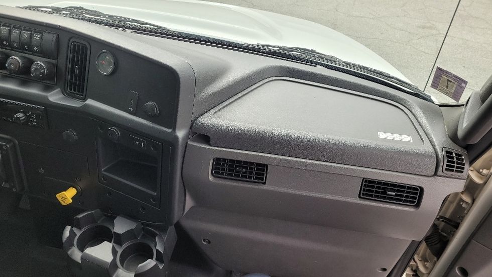 Medium Duty Box Truck-Light and Medium Duty Trucks-International-2020-MV607-Columbus-GA-115,297\n\t\tmiles-$ 64,750 - Image 21