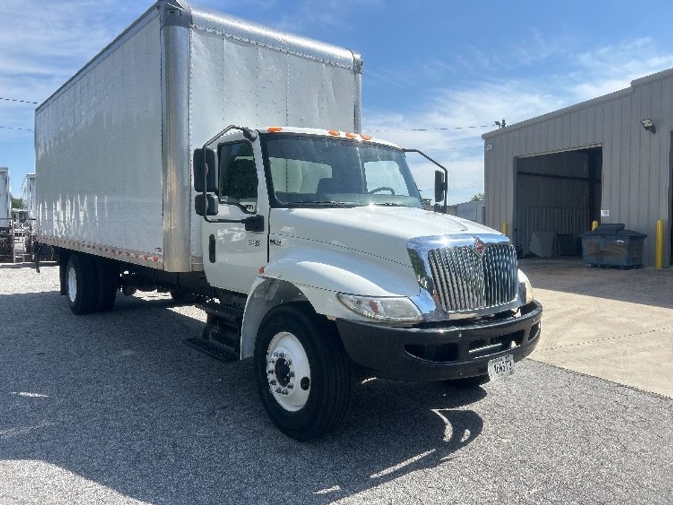 Medium Duty Box Truck-Light and Medium Duty Trucks-International-2020-MV607-Columbus-GA-177,858\n\t\tmiles-$ 44,250 - Image 1