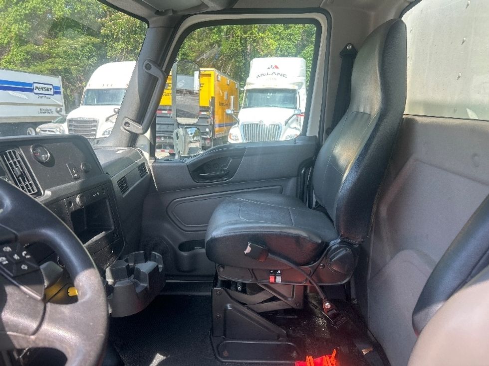 Medium Duty Box Truck-Light and Medium Duty Trucks-International-2020-MV607-Columbus-GA-177,858\n\t\tmiles-$ 44,250 - Image 19