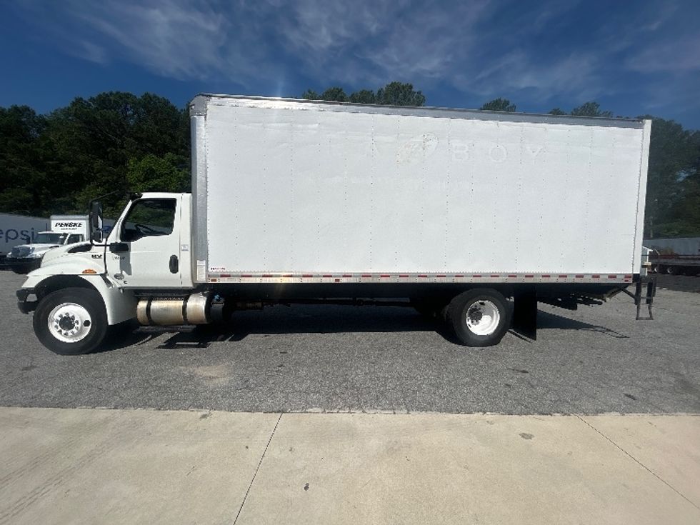 Medium Duty Box Truck-Light and Medium Duty Trucks-International-2020-MV607-Columbus-GA-177,858\n\t\tmiles-$ 44,250 - Image 4