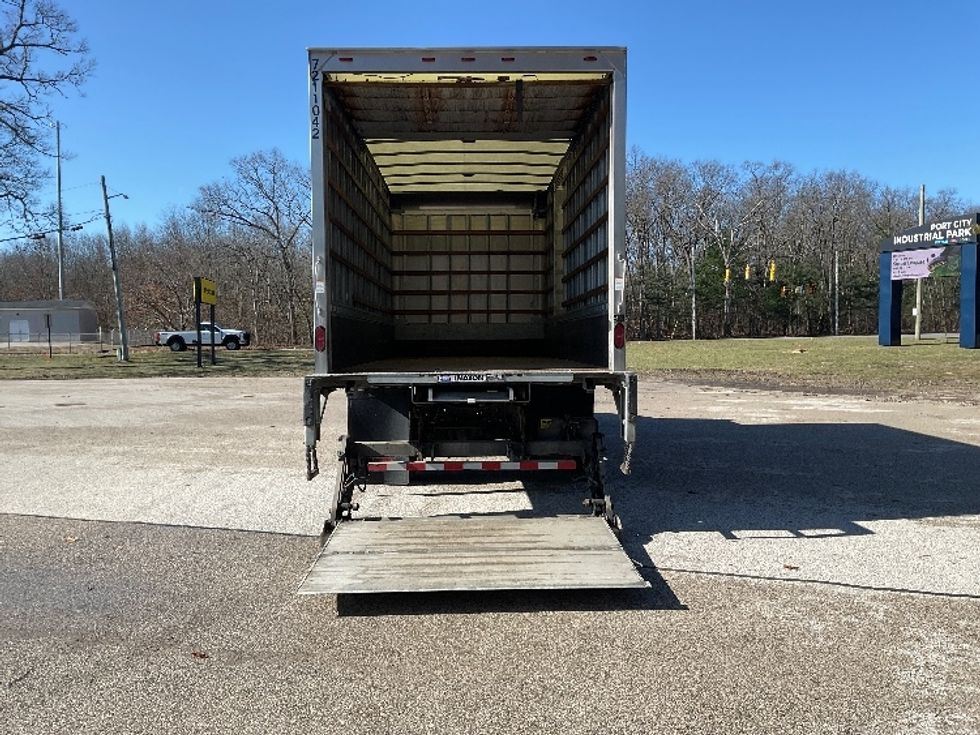 Medium Duty Box Truck-Light and Medium Duty Trucks-International-2020-MV607-Comstock Park-MI-133,565\n\t\tmiles-$ 45,000 - Image 9